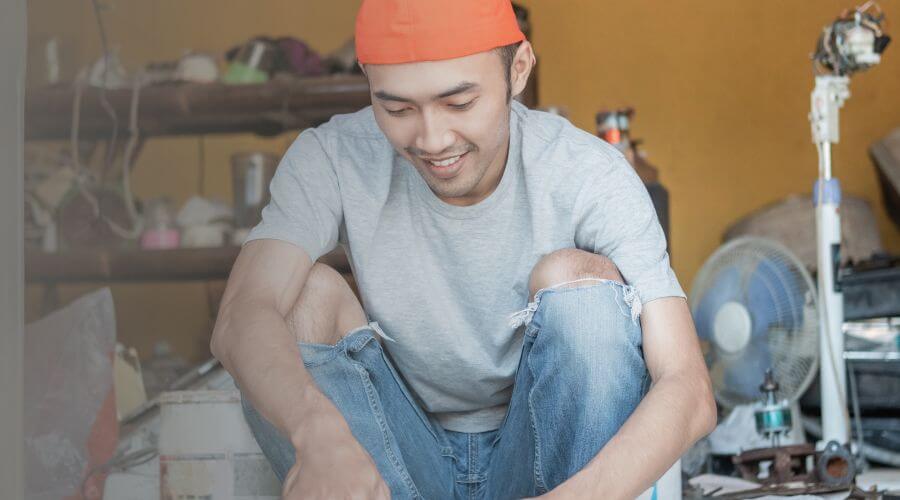 Why choose water damage restoration service for burst pipe water damage in Bostone